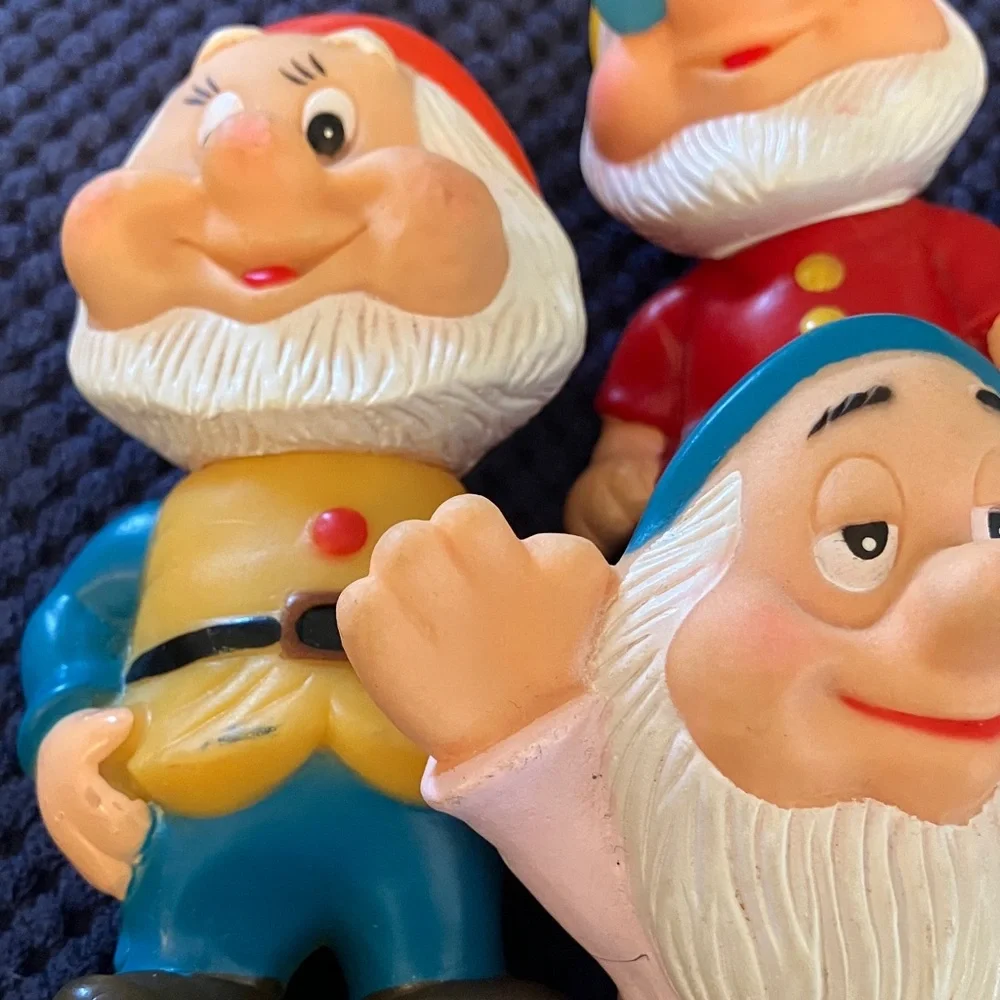 BIKIN DISNEY Snow White And The Seven Dwarfs Doll Set 1980’s Vintage All 7 - Picture 2 of 6